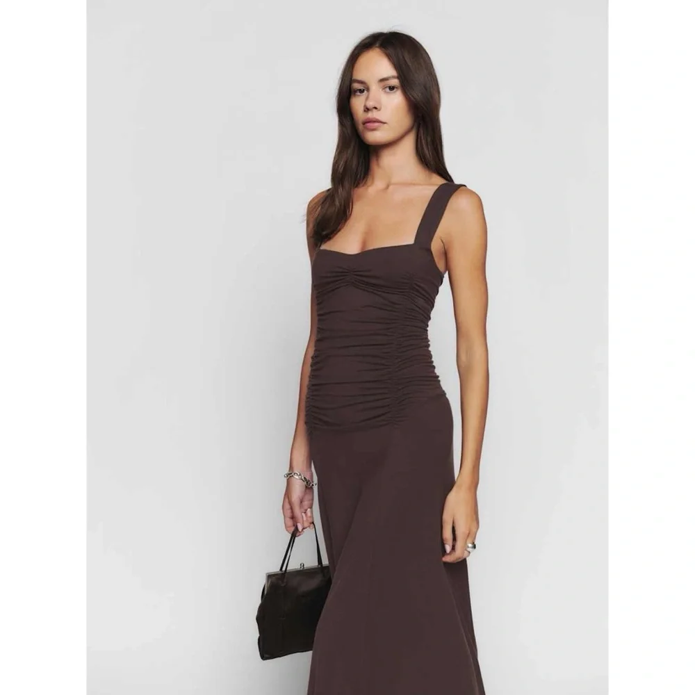 Reformation Suvi Knit Sweetheart Neckline Ruched Stretch Jersey Brown Midi Dress - Picture 10 of 13